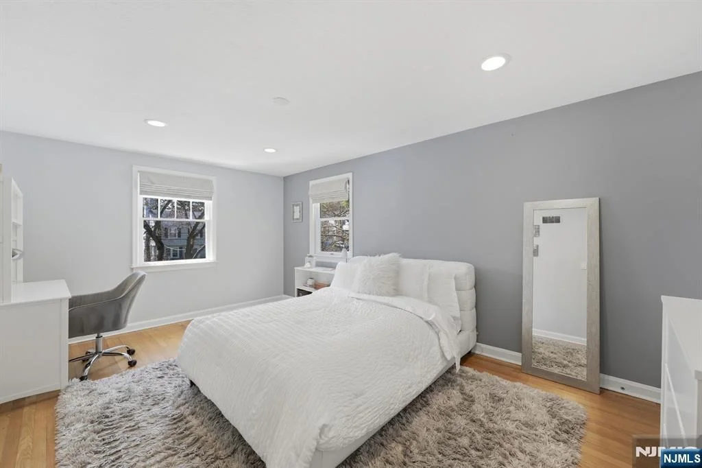 Photo of 89 Surrey