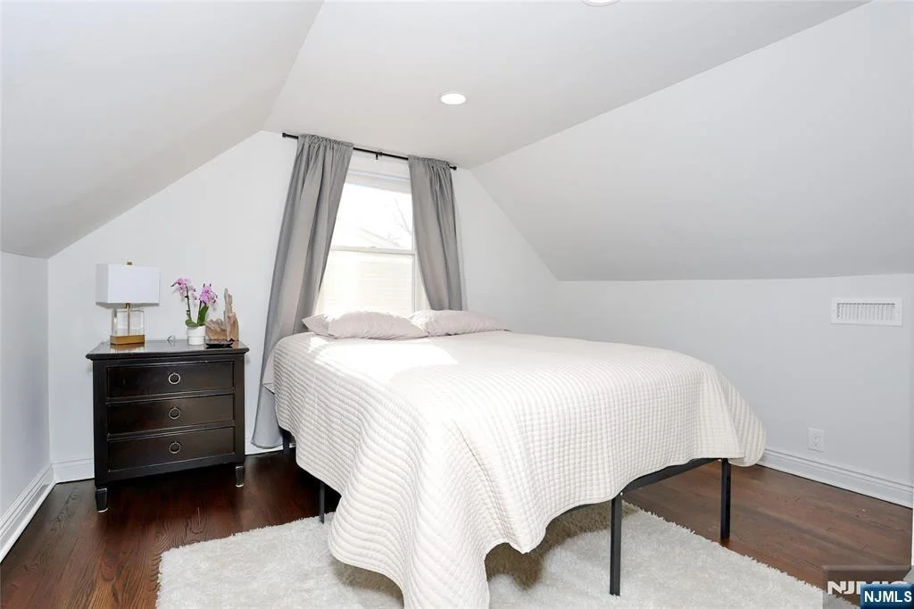 Photo of 34 Charles