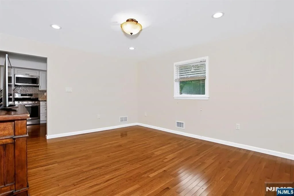 Photo of 30 Highwood