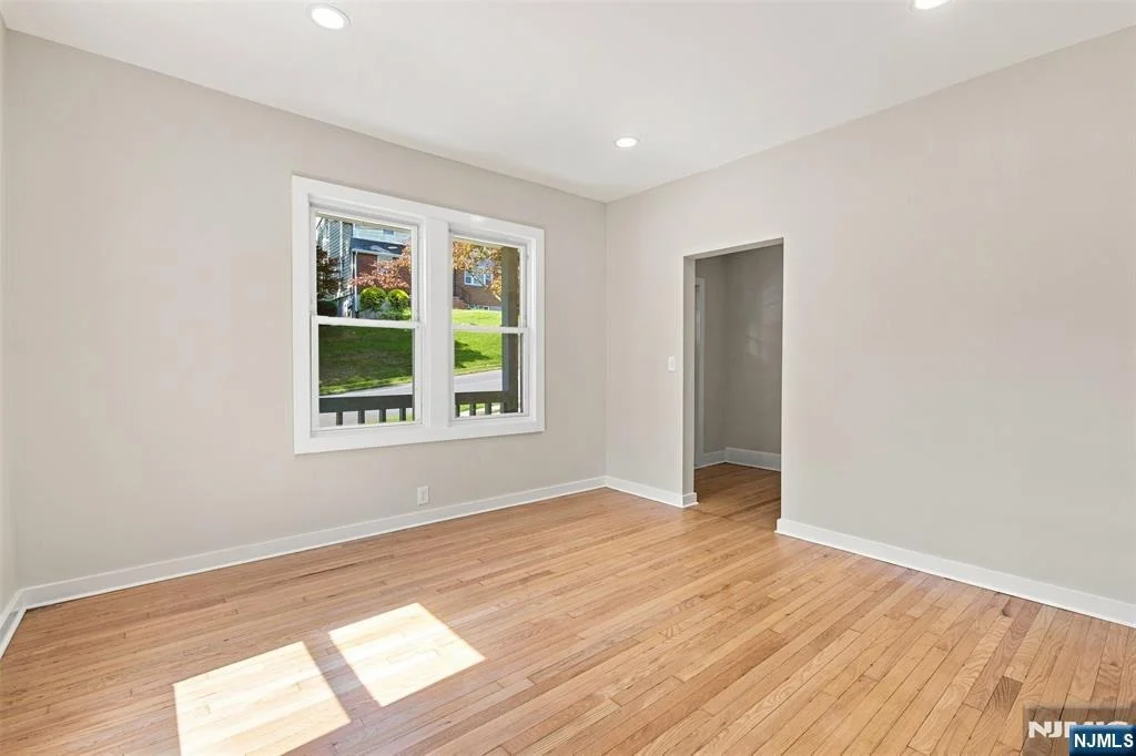 Photo of 33 Mohawk
