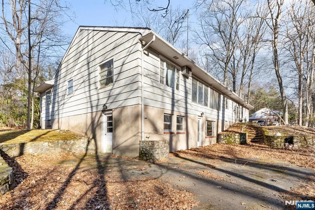 Photo of 20 Hidden Glen