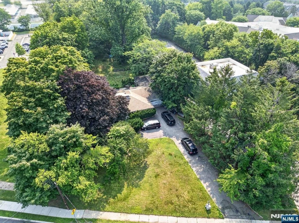 Photo of 214 Berdan