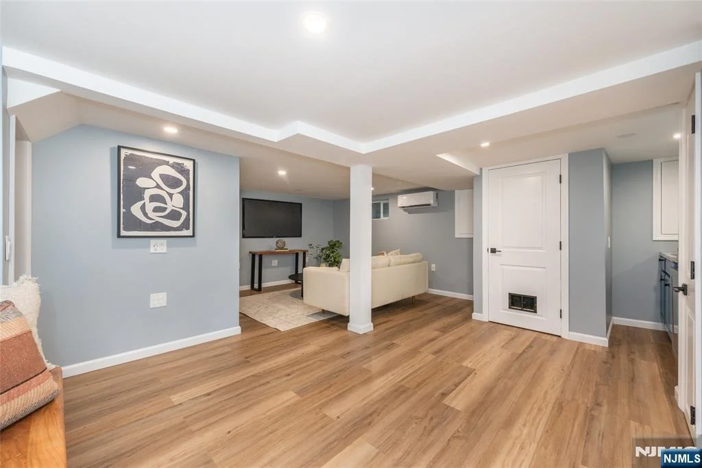 Photo of 33 Waverly
