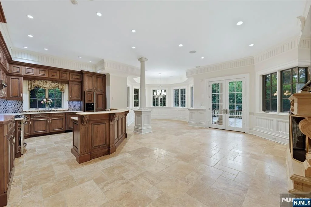 Photo of 7 Buckingham