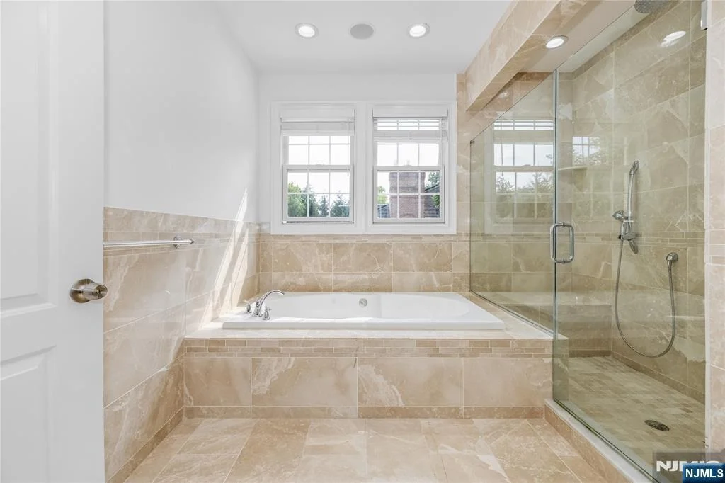 Photo of 4 Holland