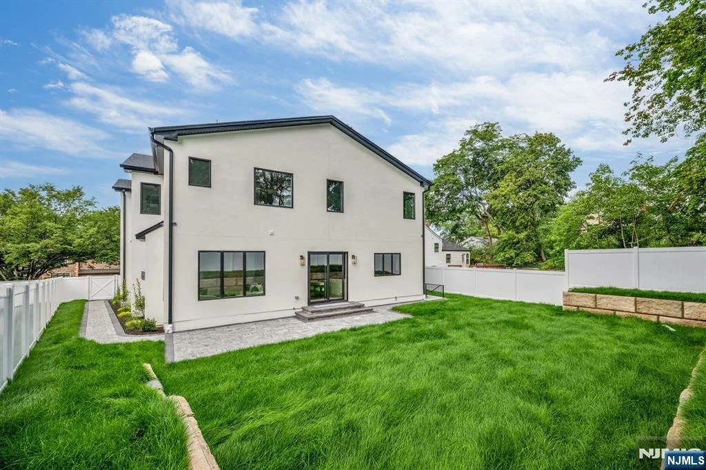 Photo of 190 Denver