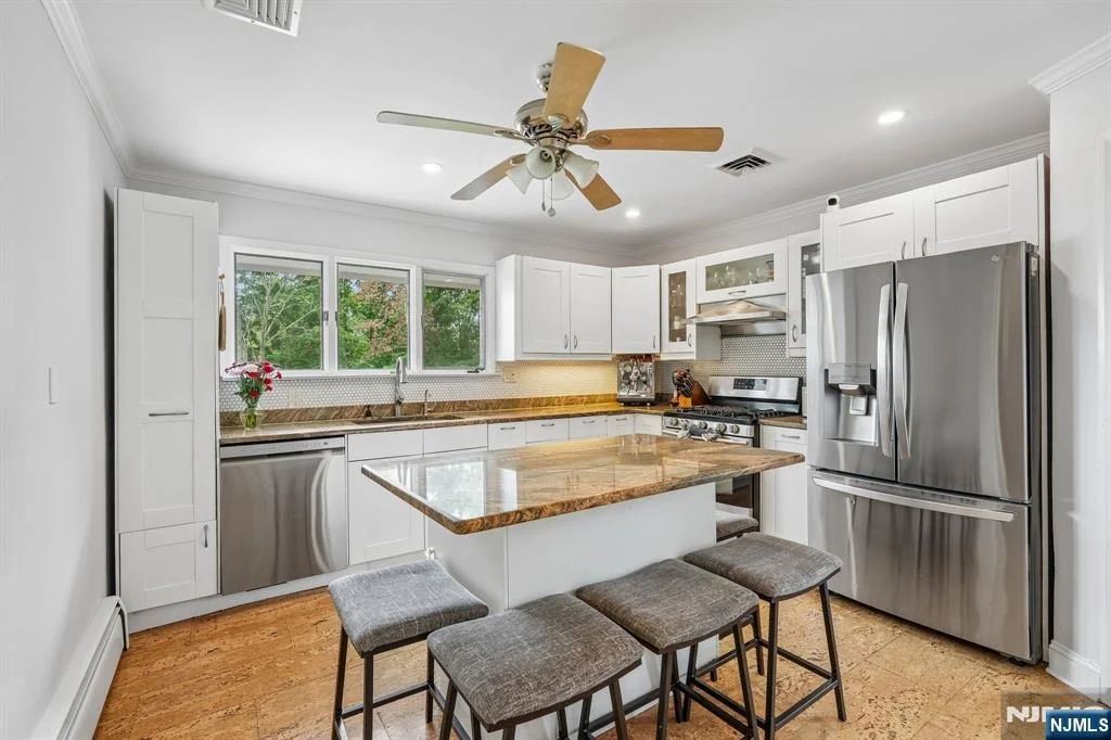 Photo of 31 Surrey