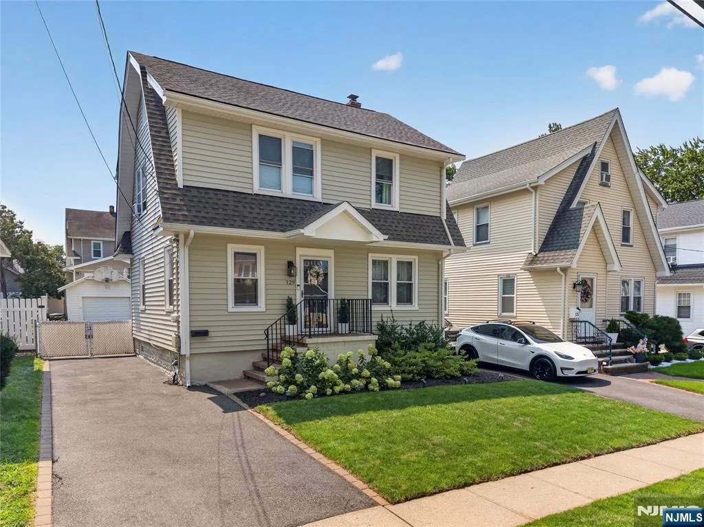 Photo of 129 Demarest