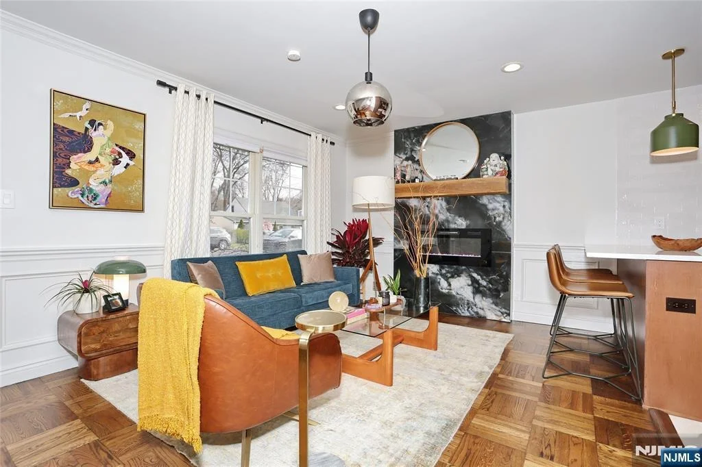 Photo of 34 Charles