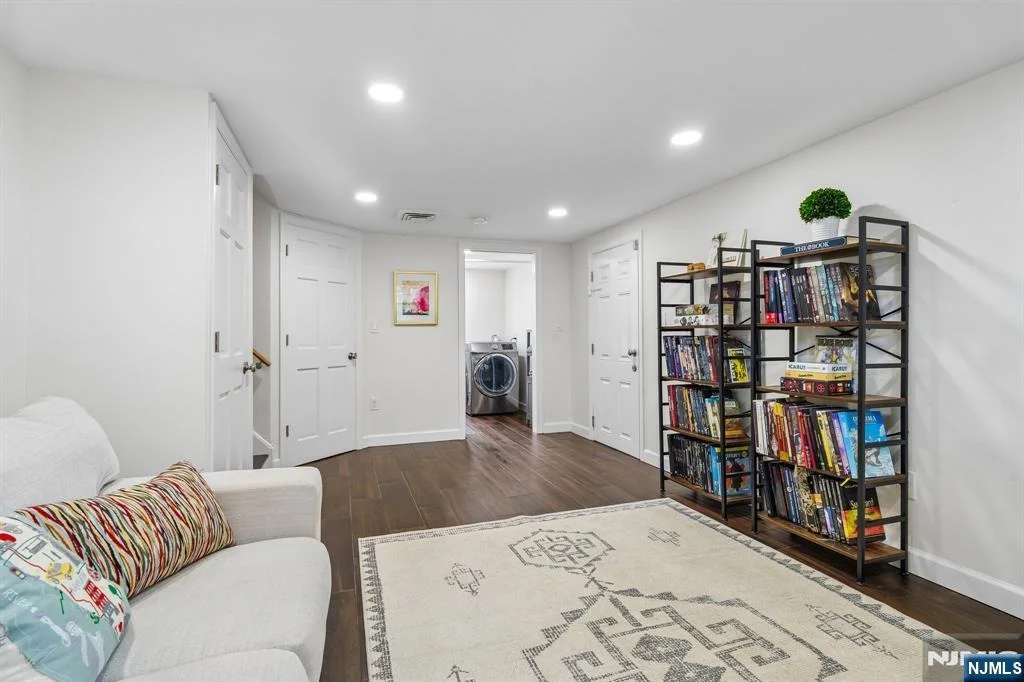 Photo of 49 Skyview