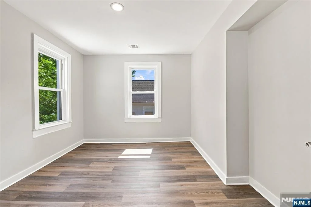 Photo of 33 Mohawk