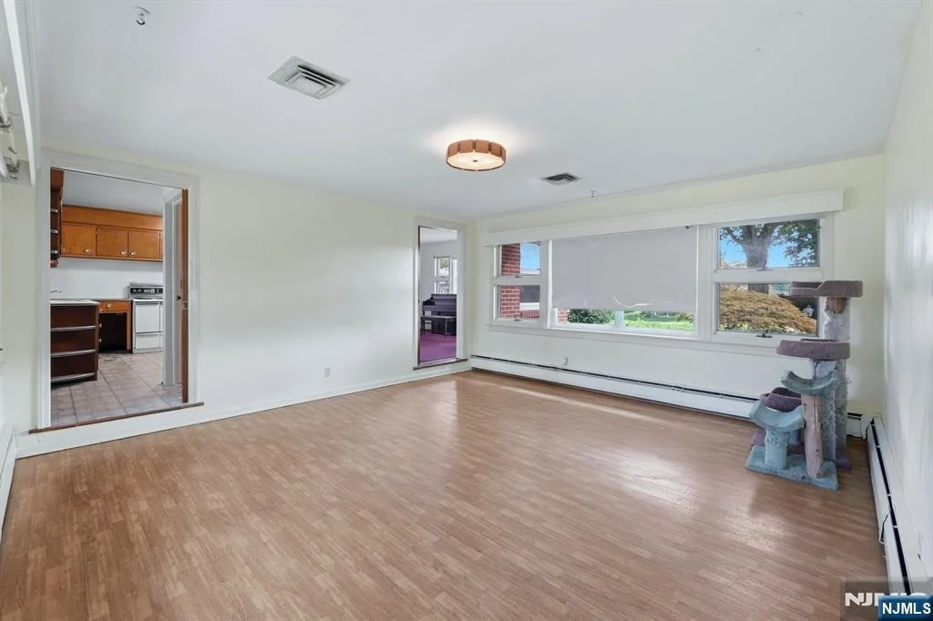 Photo of 23 Glendale