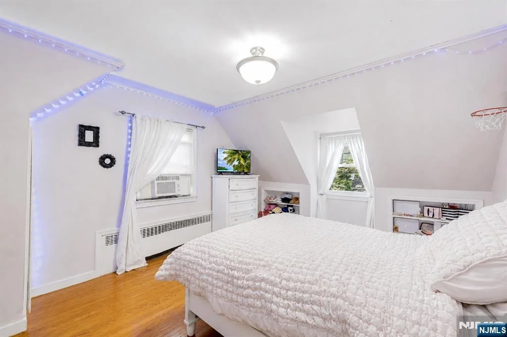 Photo of 99 Oneida