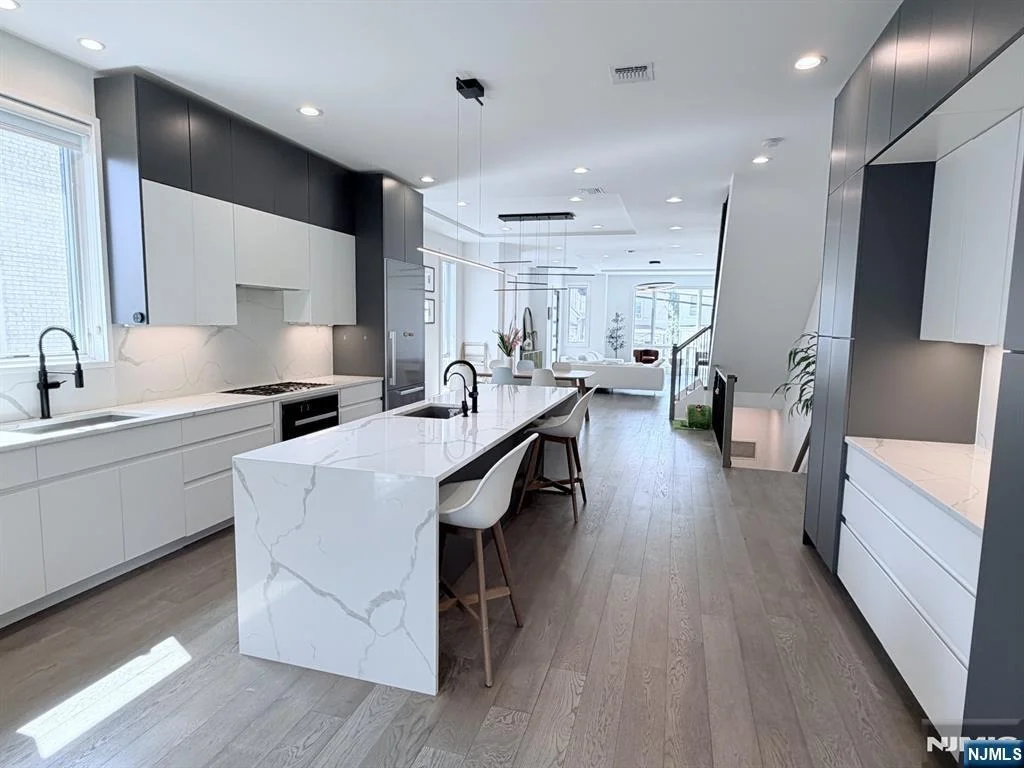 Photo of 1656 Maple