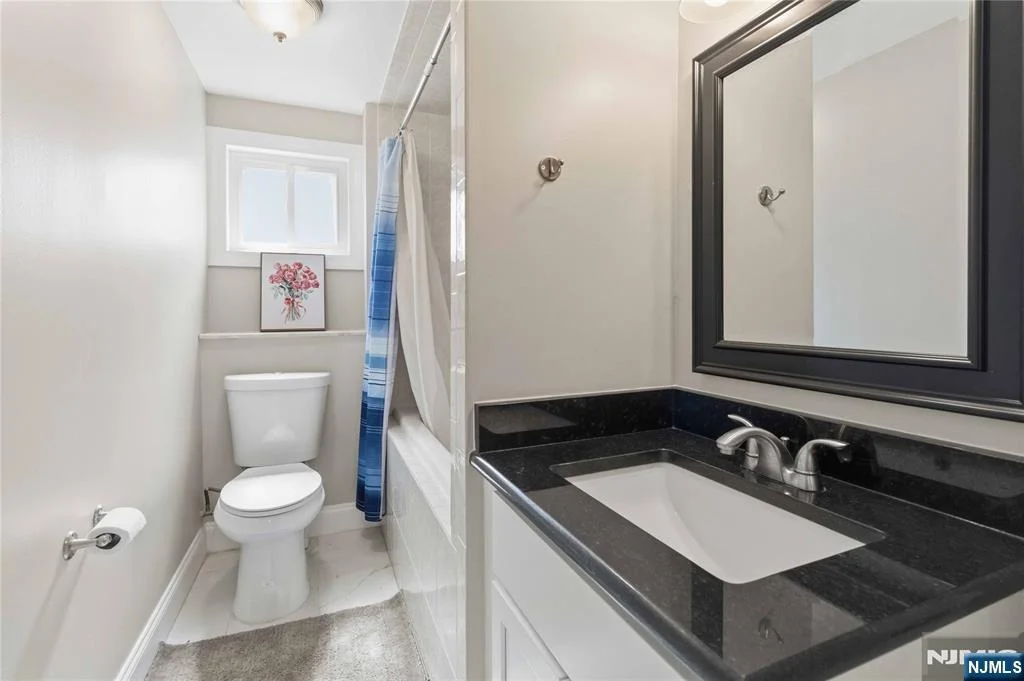 Photo of 345 Saddle River