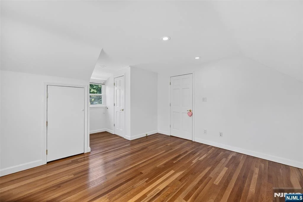 Photo of 413 Maple Hill