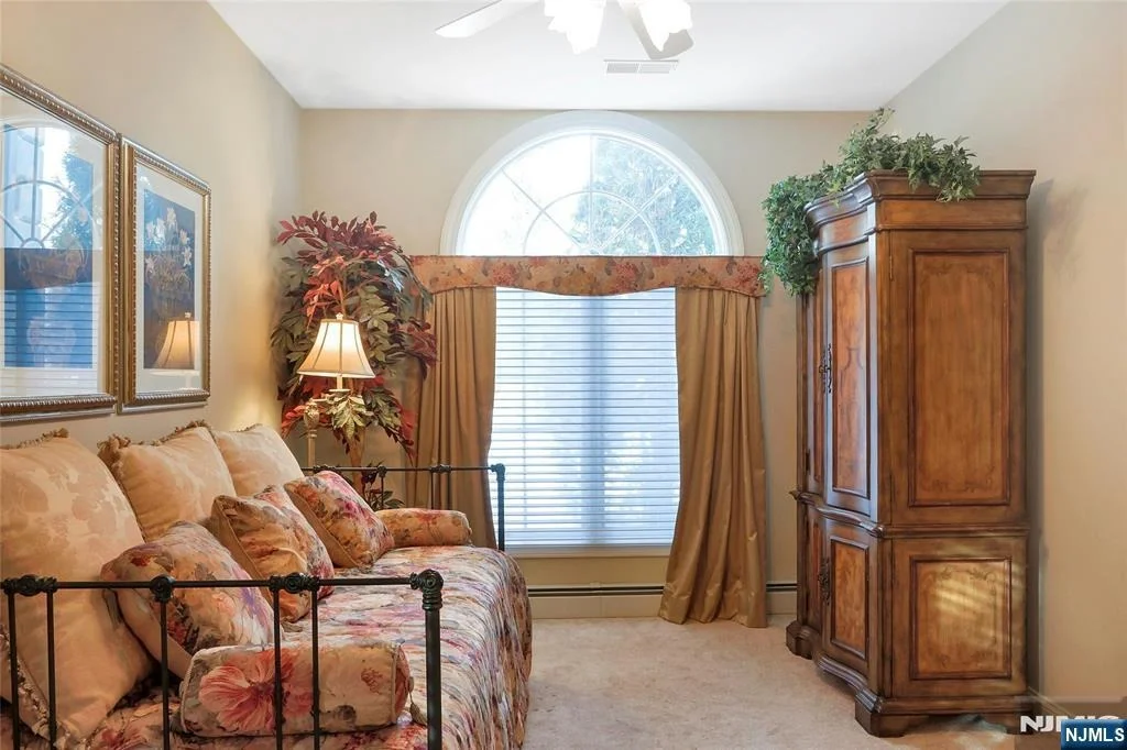 Photo of 457 Devonshire