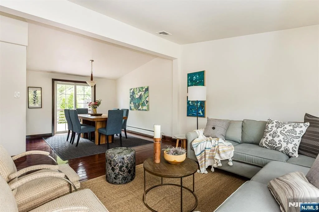 Photo of 373 Orange