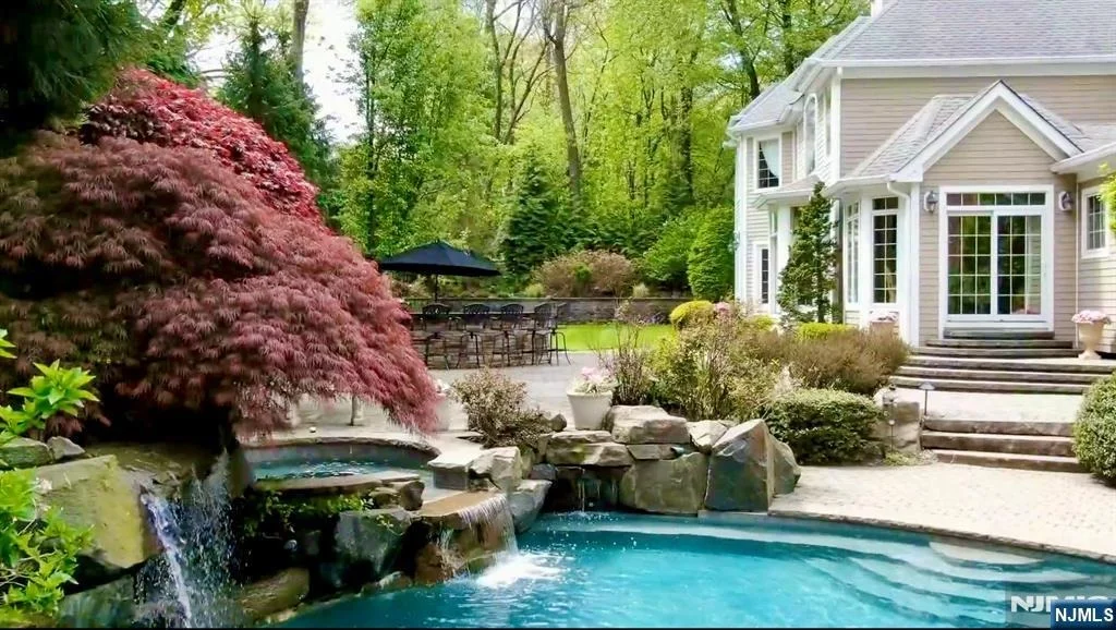 Photo of 457 Devonshire