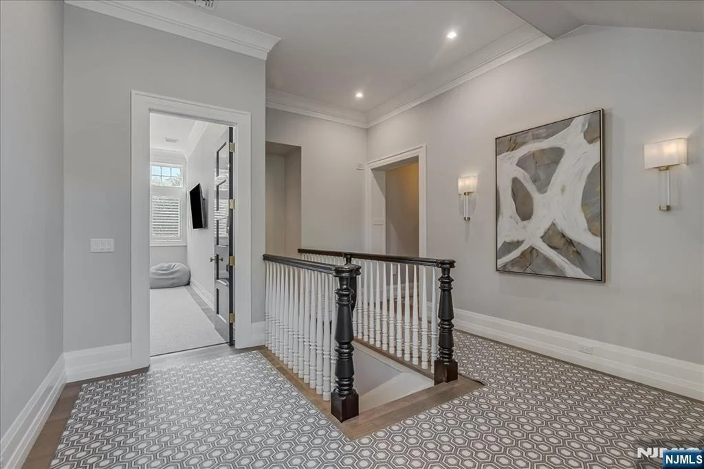 Photo of 555 Miller