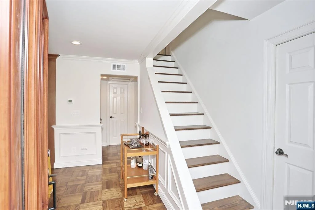 Photo of 34 Charles
