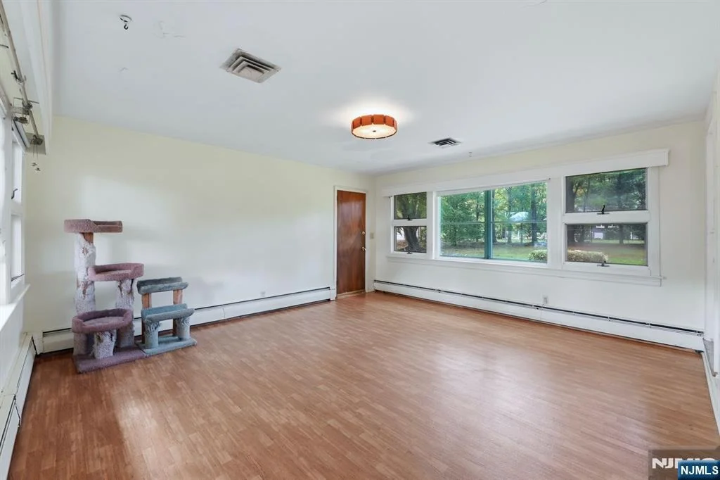 Photo of 23 Glendale