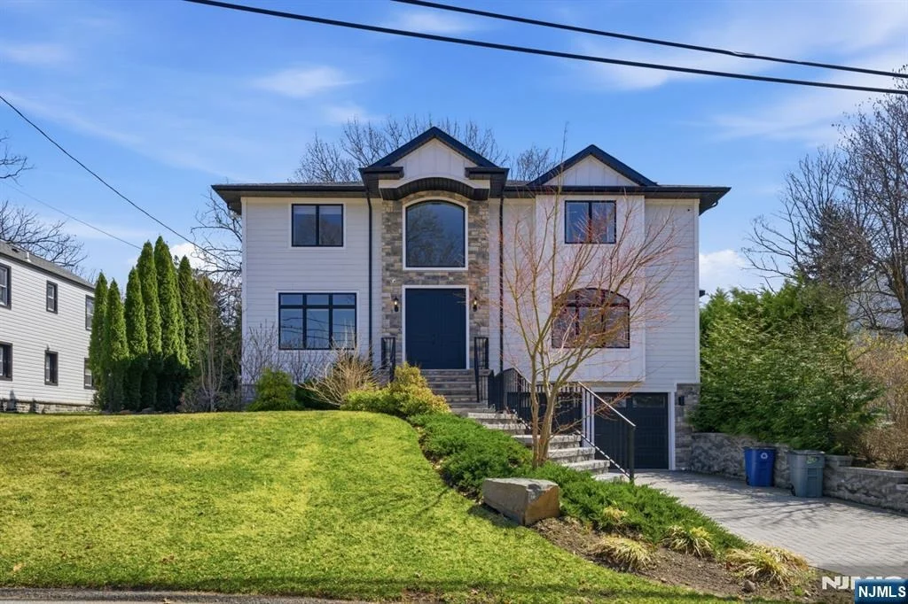 Photo of 34 Dubois