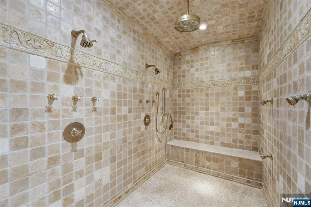 Photo of 7 Buckingham