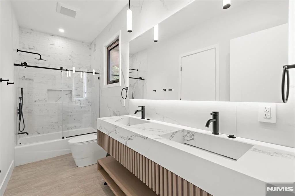 Photo of 302 Pine