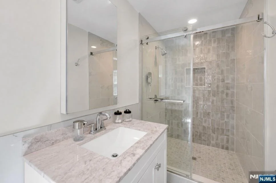 Photo of 433 Piermont