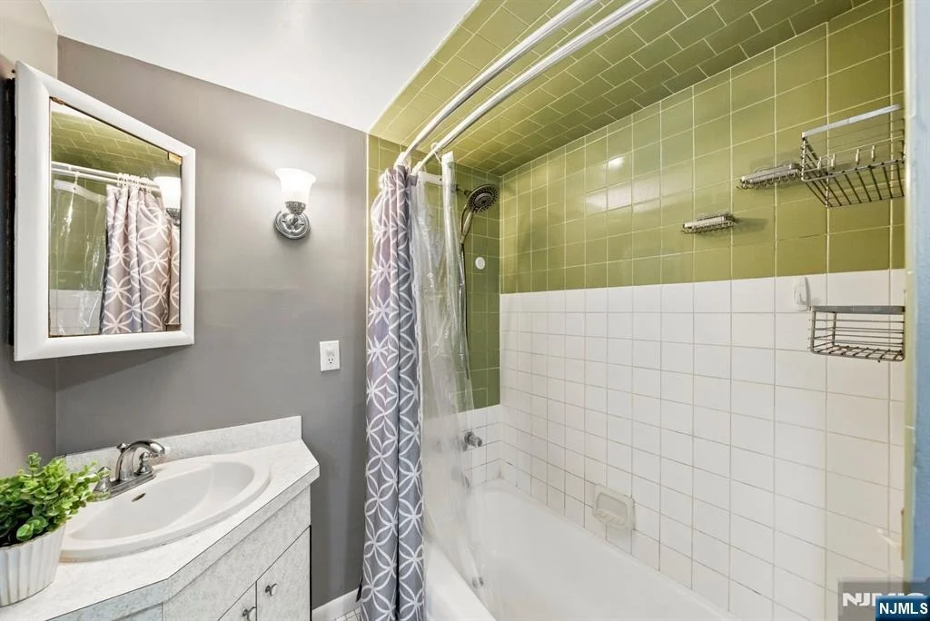 Photo of 171 Olive