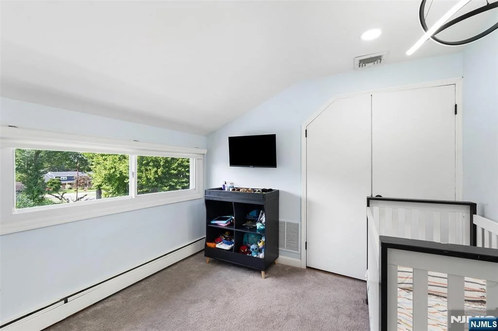 Photo of 33 Beverly
