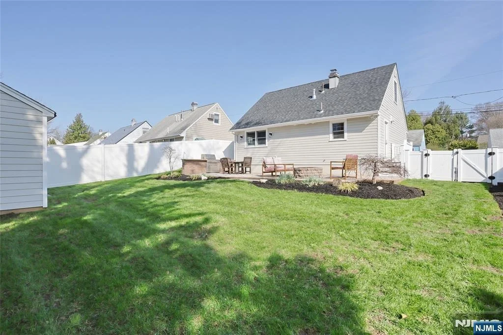 Photo of 34 Charles
