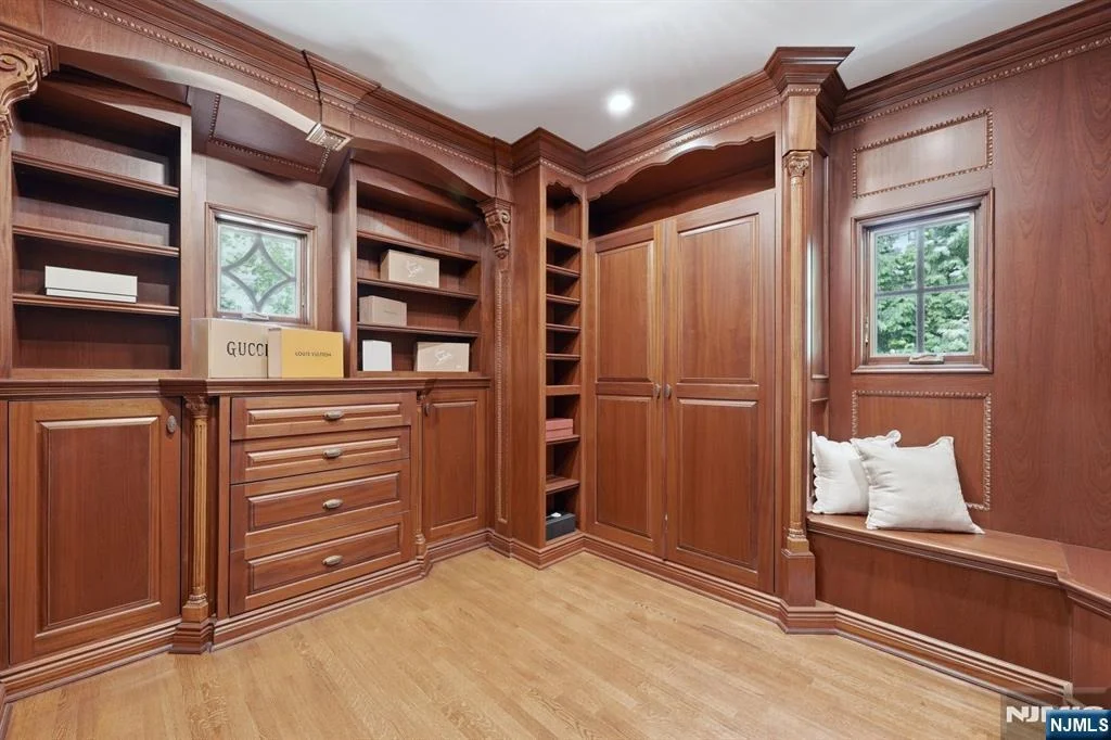 Photo of 7 Buckingham