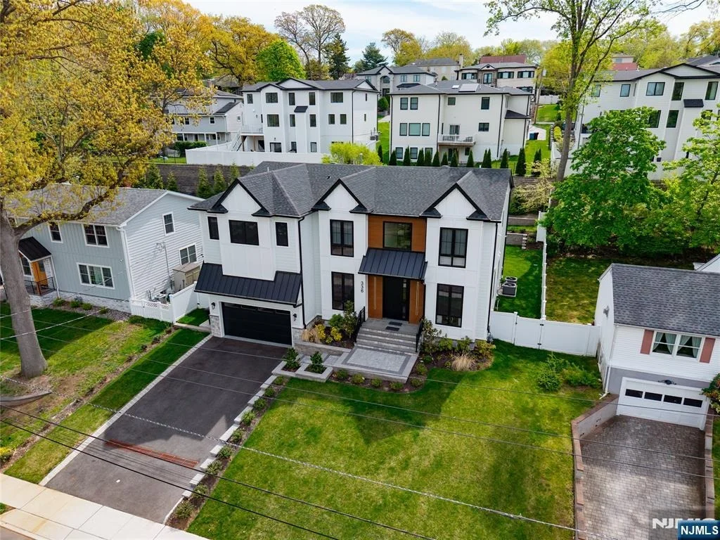 Photo of 336 Lockwood