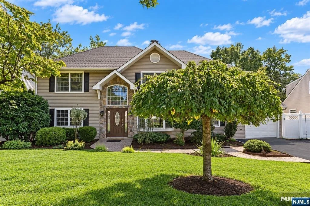 Photo of 64 Spring Valley