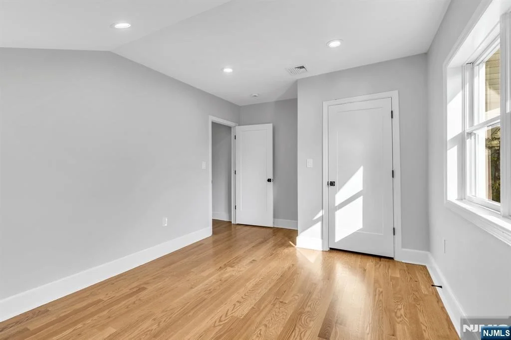 Photo of 69 Broadway