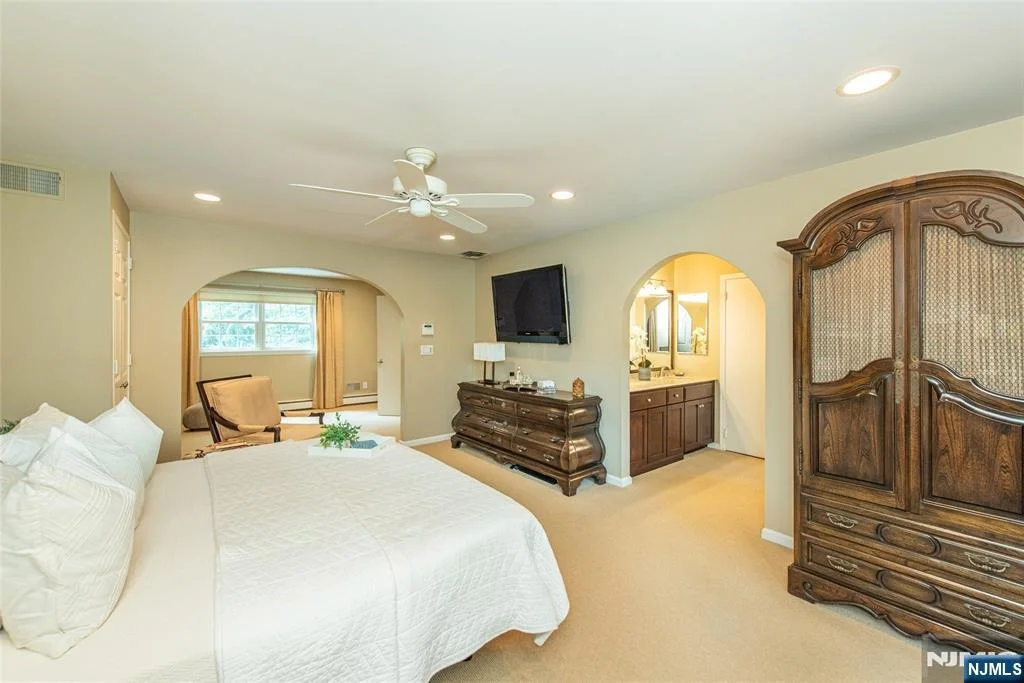 Photo of 2 Midvale