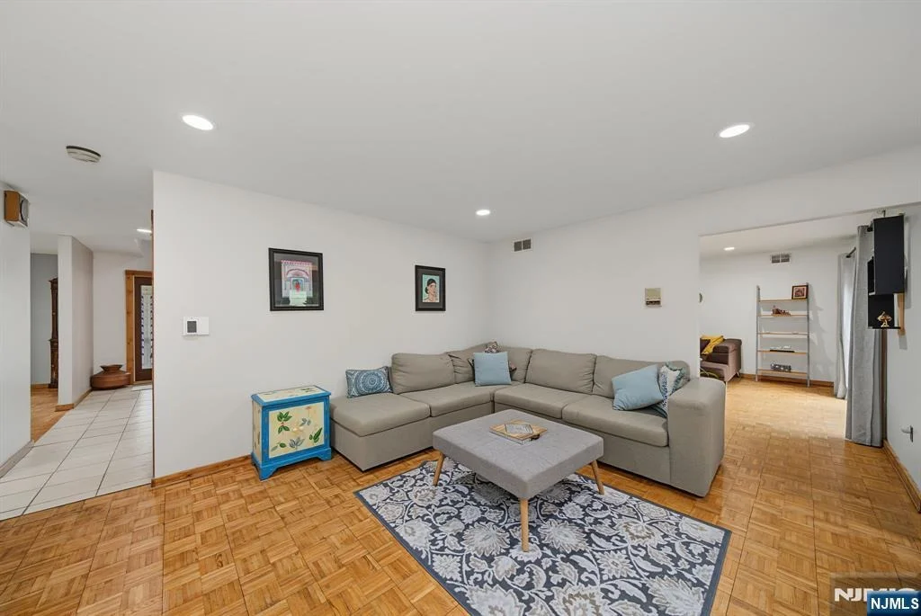 Photo of 4 Skytop