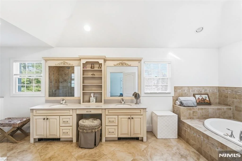 Photo of 27 Pine Hill