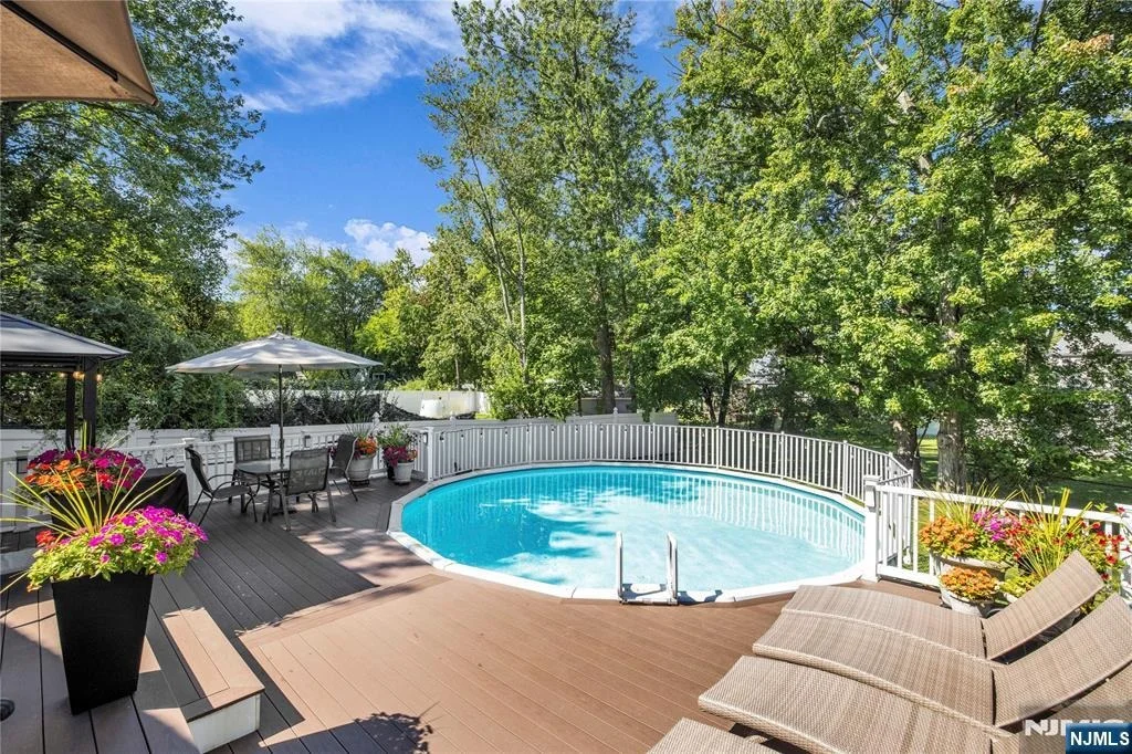 Photo of 23 Meadow