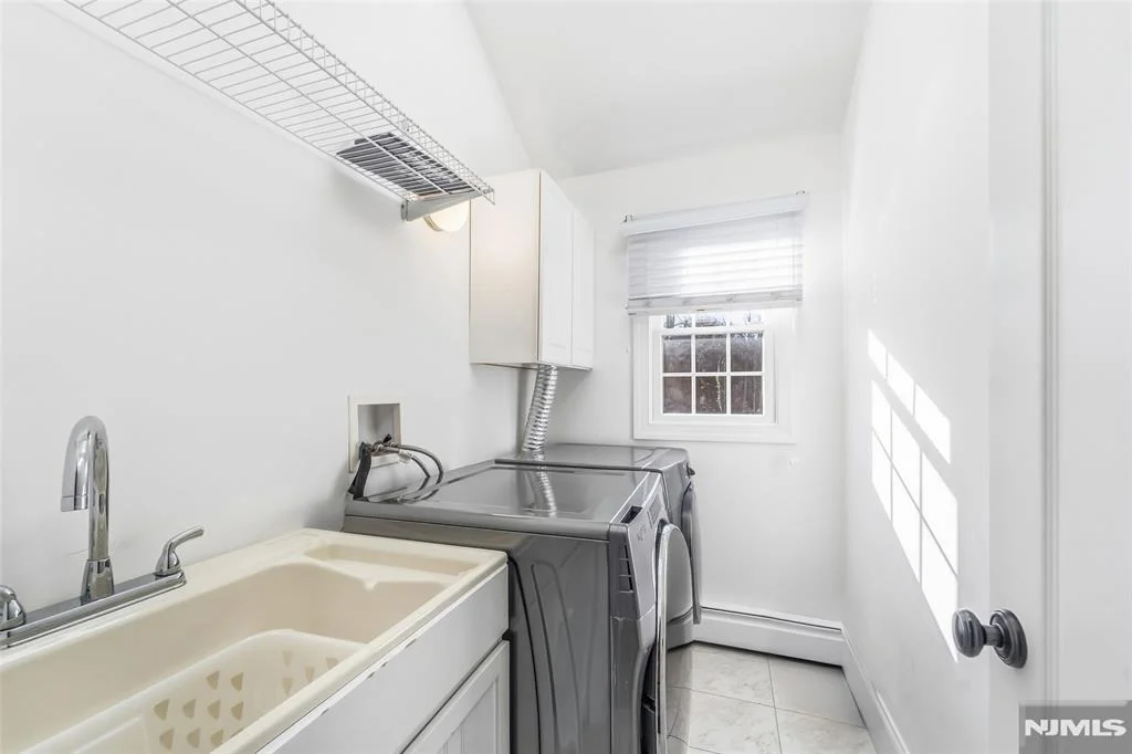 Photo of 27 Pine Hill