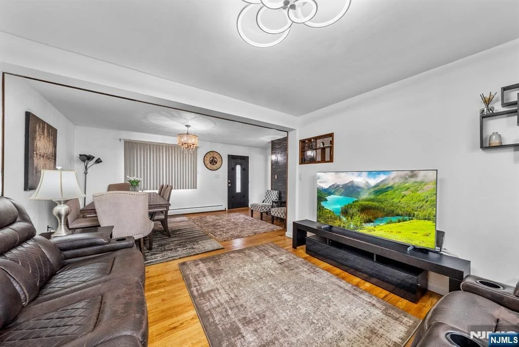 Photo of 101 Maple Hill