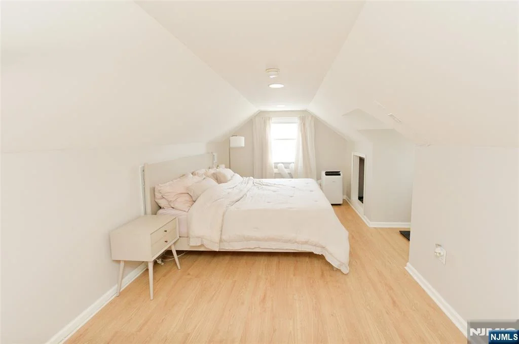 Photo of 612 Beech
