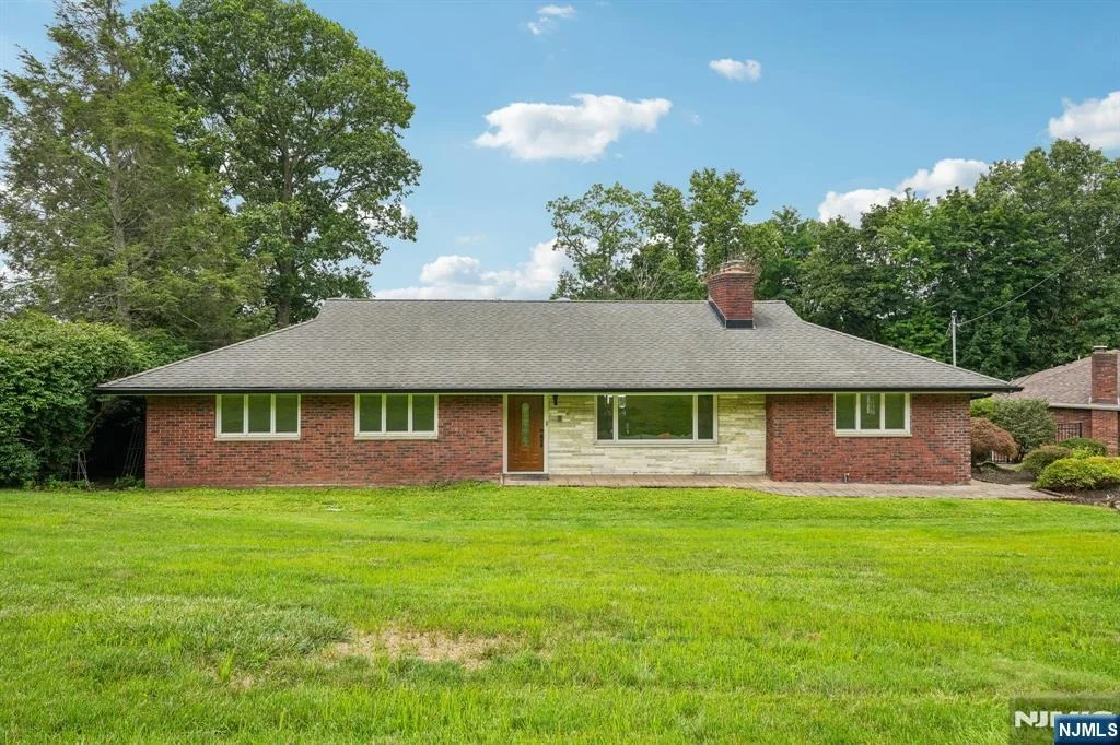 Photo of 31 Surrey
