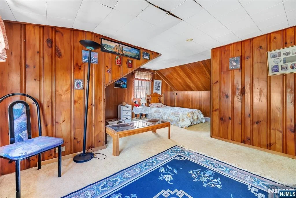 Photo of 9 Halcyon