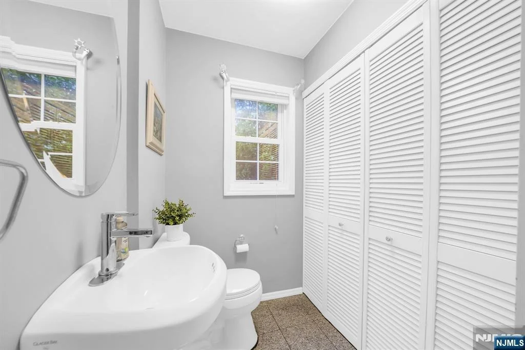 Photo of 68 Fieldstone