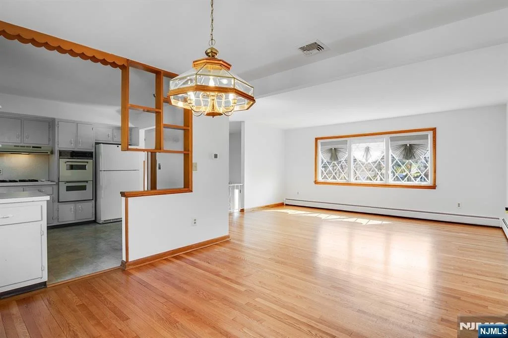 Photo of 240 Ridge