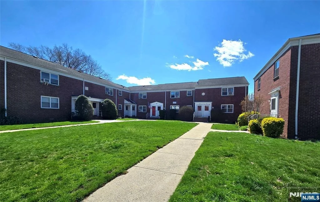 Photo of 479 Maple Hill