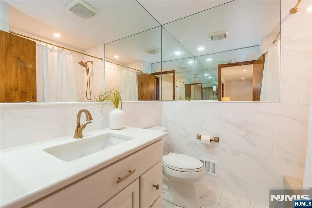 Photo of 182 Ridge